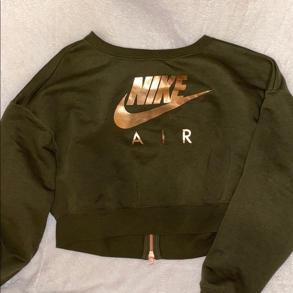 nike air cropped sweatshirt